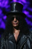 Slash solo 2014 0131_stern_bday_bash slash (27)